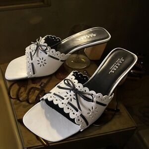 Bakers Mule Square store Mule heels ✨